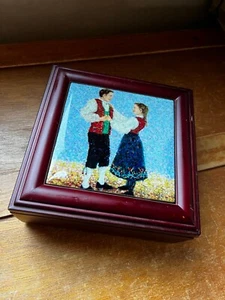 Caja de tocador cuadrada de madera de cerezo con cerámica artística para pareja de Europa del Este - Imagen 1 de 13