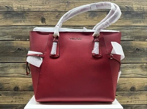 MICHAEL KORS VOYAGER EAST WEST MK SIGNATURE TOTE SCHULTERTASCHE - FLAME RED - Bild 1 von 6