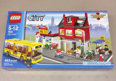 LEGO 7641 City Corner NEW! Bus Stop Bike Skate Shop Pizza Restaurant Town 60031 - Image 1 of 4