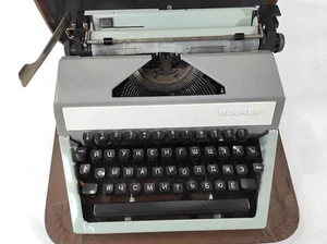 Typewriter made in the USSR Moscow 8m 1979 - Picture 1 of 8