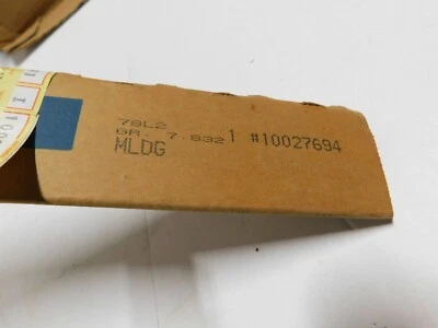 10027694 1982-84 Pontiac 6000 parachoques delantero exterior moldura cromo  Foto 1 de 2