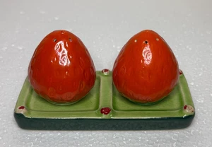 Made in Japan Erdbeere Salz & Pfeffer Set mit Tablett - Bild 1 von 14