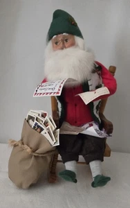 Vintage 2005 Byers Choice The Carolers: Babbo Natale in sedia a dondolo lettura lettere - Foto 1 di 7