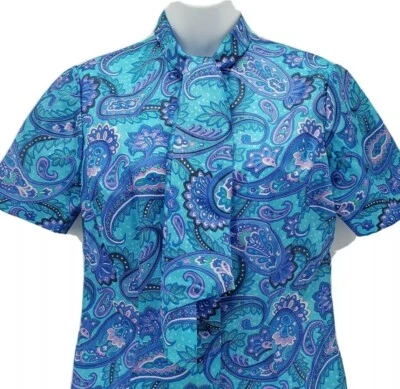 Vintage Handmade Womens Sz M Blouse Blue Paisley Tie Neck Short Sleeve Poly EUC - Imagem 1 de 3