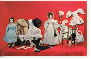 Muñecas alemanas de la década de 1830 en el Museo de Antaño, Sandwich, postal de Massachusetts - Imagen 1 de 2