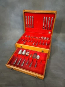 Vintage Oneida Stainless 62 Pieces Flatware Serving 8 Anti-Tarnish Silversmiths - Picture 1 of 12