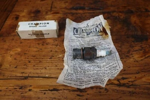 VINTAGE CHAMPION #7 SPARK PLUG NOS In Box 1/2" reach 1" hex UNUSED (#2) - Picture 1 of 6