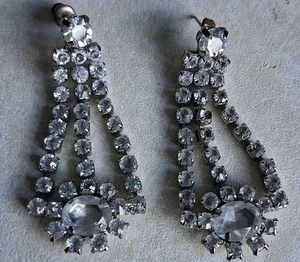 Vintage silvertone Metal Earrings Stud Pierced Clear Rhinestone Dangle 5cm - Picture 1 of 10