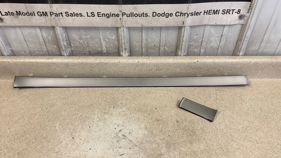 10 15 Chevy Camaro SS Silver Glossy Dash Trim 2 Pieces OEM GM 92245216 92240104 Foto 1 de 4