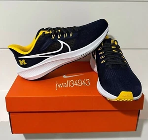 Michigan Wolverines Nike Air Zoom Pegasus 39 Men's Running Shoe Sneaker - Picture 1 of 10