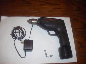 Black & Decker 9020, 3/8" Cordless Drill/Screwdriver 6 VDC w Charger, Chuck Key - Picture 1 of 9