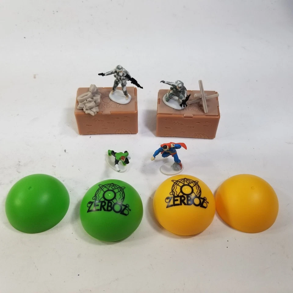 Mini figuras de acción Superman Green Lantern & Soldiers Zerboz Heroics con bolas + Foto 1 de 4