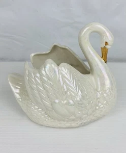 Jarrón jardinero vintage con figura de cisne Lusterware decoración molde holandés marfil y oro 6,5 - Imagen 1 de 9