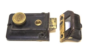 VINTAGE YALE DEADBOLT SLIDE LATCH LOCK WITH RECEIVER - Picture 1 of 6