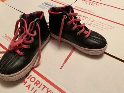 Kswiss Toddler/Infant Girls Size 8 Black Hi Top Pink Laces really nice buy  - Image 1 of 4