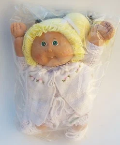Cabbage Patch Kids 14 Zoll Puppe Hyacintha June ein Zahn geboren 1. September neu im Karton 1983 - Bild 1 von 8