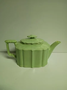 Vintage 1940’s Hall China Green Victorian Celadon Benjamin 6 Cup Teapot Jade EUC - Picture 1 of 6
