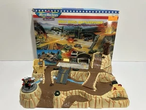MICRO MACHINES - MILITARY - WOLF RIDGE BATTLEGROUND - GALOOB 7004 1998 COMPLETE - Picture 1 of 14