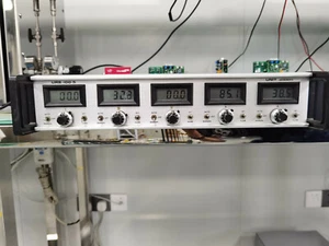 UNIT INSTRUMENTS URS-100-5 FIVE CHANNEL MASS FLOW CONTROLLER - Picture 1 of 11