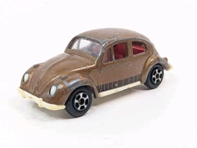Playart Volkswagen Beetle Bug marrom dourado fundido Hong Kong 2-1/2" x 1" x 1" - Imagem 1 de 4