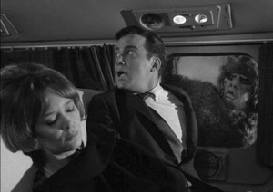 William Shatner THE TWILIGHT ZONE Nightmare at 20,000 Feet Picture Photo 6"x8" - Picture 1 of 1