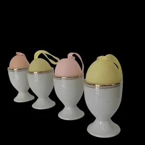 Set of 4 Vintage Porcelain Egg Cup Gold Rim Holders With Pastel Easter Egg As Is - Picture 1 of 11