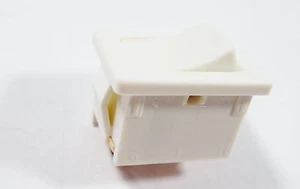 1x interruttore a bilanciere interruttore 1x ON-OFF 250V 6A Marquardt bianco #11-10/5 - Foto 1 di 6