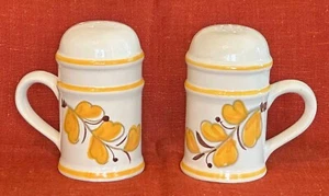 Hand Painted Italian Garden Fruit Ceramic Salt & Pepper Shakers with Handles - Imagen 1 de 8