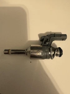 Injector for Audi Skoda Seat VW 1.4 TSI TFSI 03C906036N - Picture 1 of 4