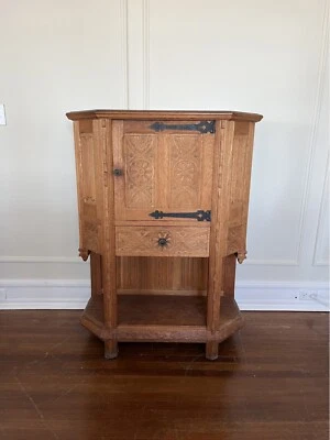 Mueble bar vintage estilo barroco español tallado roble  Foto 1 de 4