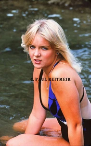 BEAUTIFUL GIRL - KODACHROME COLOR SLIDE - 1980 - ONE OF A KIND - Picture 1 of 1