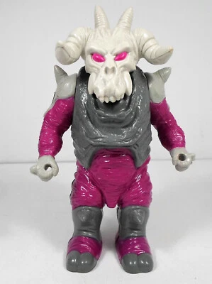 HASBRO VTG 1988 TRANSFORMERS G1 PRETENDERS SKULLGRIN FIGURE SHELL w/o ROBOT - Image 1 of 4