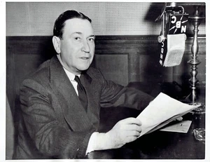 1952 Vintage Photo US Steel Chairman Benjamin Fairless speaking on NBC Radio NYC - Bild 1 von 2