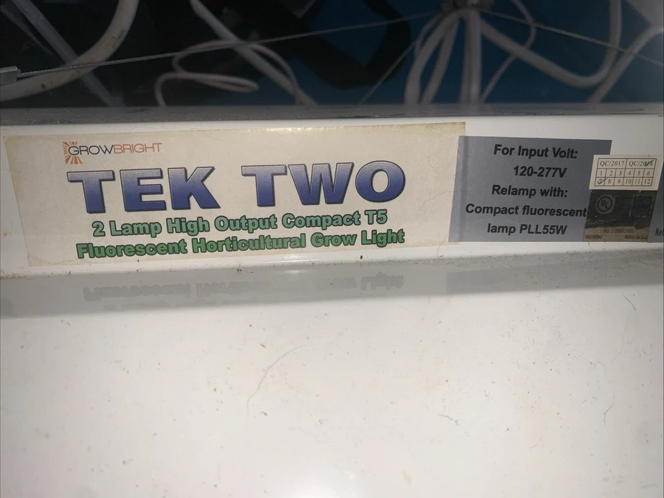 GROWBRIGHT TEK TWO 2 Lámpara Alto Rendimiento T5 Flourcent Horticultura Luz de Crecimiento Foto 1 de 4