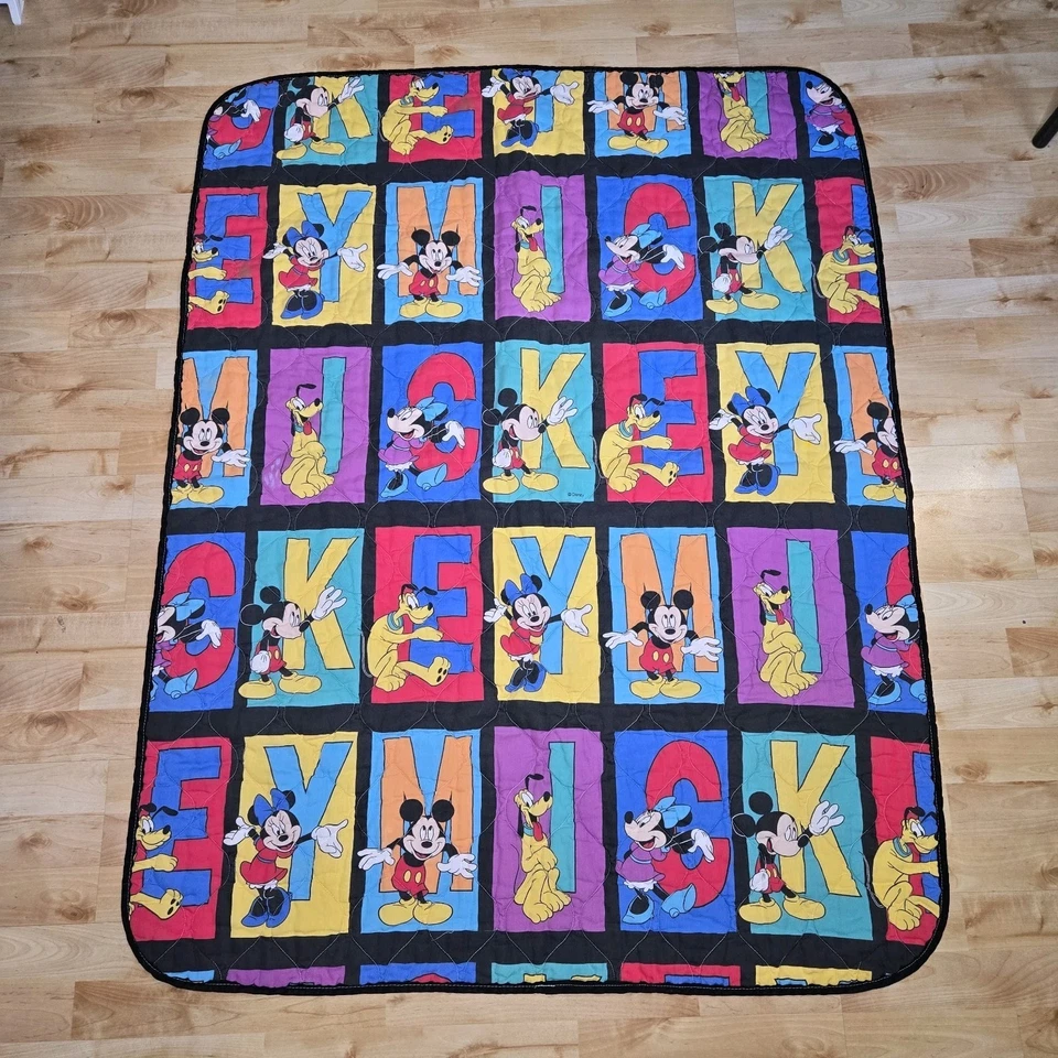 Manta Cuna Acolchada/Extendida Ligera Disney Bebés Mickey Mouse and Friends De Colección Foto 1 de 4