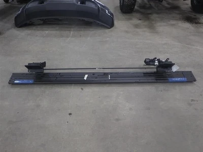 Silverado 2500 2500HD 2024 High Country pasajero estribo eléctrico doble cabina Foto 1 de 4