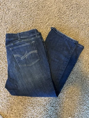 Pantalones de mezclilla Wrangler para mujer 22W X 30 corte bota pierna recta occidental excelente Foto 1 de 3