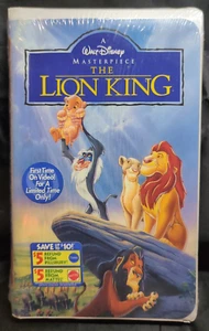 The Lion King - VHS TAPE 1995 - NEW SEALED - Walt Disney Masterpiece - Foto 1 di 17