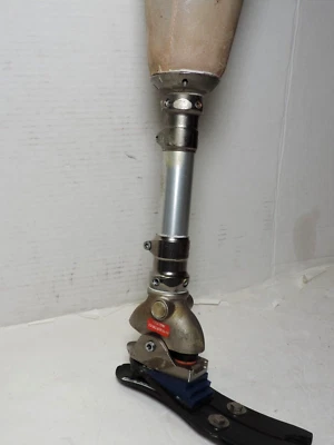 OSSUR LP VARI-FLEX con EVO PRÓTESIS PIE GATO 3 - Talla 22/24 Pierna Derecha Foto 1 de 4