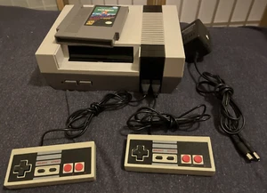 Nintendo NES Console NES-001, 2 Controllers, 1 Game, Power Cord TESTED -no AV- - Picture 1 of 24