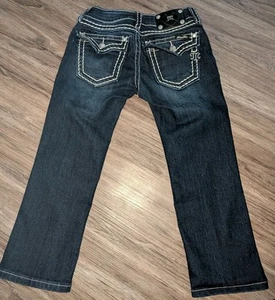 Miss Me Women’s Dark Wash Signature Back Pocket Flap Cuffed Capri Jeans Size 25 - Picture 1 of 14