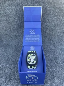 NUOVO Disney Parks 100 Anni Eras A Bug’s Life Flick LE 4320 Magic Band Plus - Foto 1 di 4