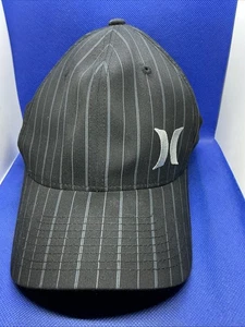 Hurley FlexFit Herren Baseball Cap schwarz-weiß Nadelstreifen Mütze von Yupoong - Bild 1 von 5