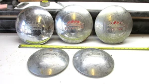 5 alte Plymouth Radkappen Abdeckung Nabendeckel Garage Mancave Art - Bild 1 von 6