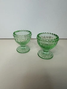 Portauovo in vetro verde chiaro - Set di 2. Così bella! - Foto 1 di 6