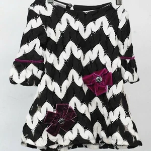 Top Chevron de punto negro blanco negro para niñas talla 2T con detalles de arco púrpura - Imagen 1 de 4