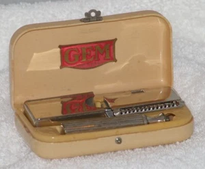 GEM 1912 Style Single Edge Razor in Celluloid Case from 1930 - Picture 1 of 9