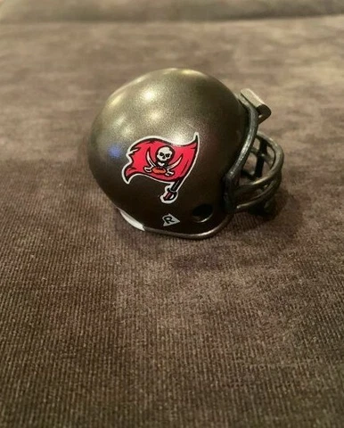 Riddell pocket pro football helmet Tampa Bay Buccaneers TRADITIONAL style Cover