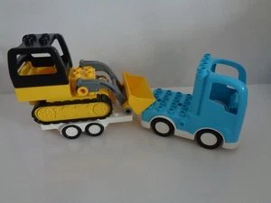 excavadora y camión de construcción duplo con remolque - Imagen 1 de 10