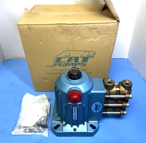 CAT PUMPS 2SF Direct Drive Plunger Pump Model 2SF30ES With Box - Picture 1 of 4